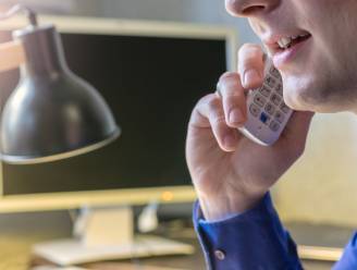 54% Belgen heeft nog een vaste lijn: zoveel kan je besparen door die buiten te gooien 
