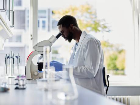 La Belgique dans le top 3 des essais cliniques en Europe malgré une concurrence “féroce”