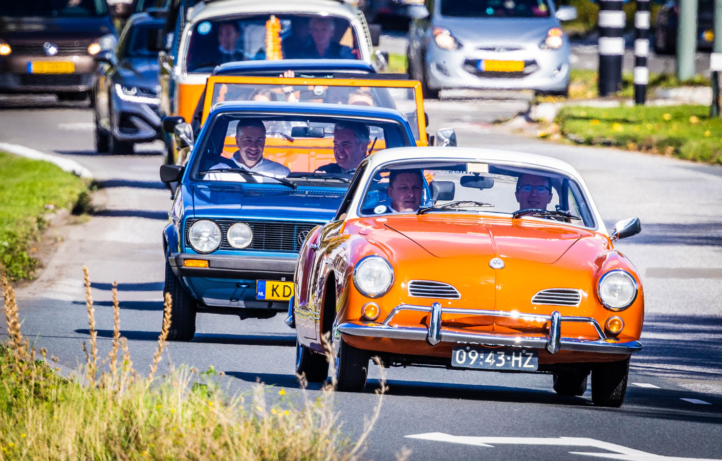 Ames tovert showroom op tot museum vól met klassieke auto's: ‘Die