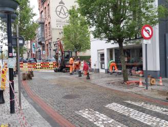 Wijnstraat in Ronse afgesloten door waterlek: “Herstelling zal uren in beslag nemen”