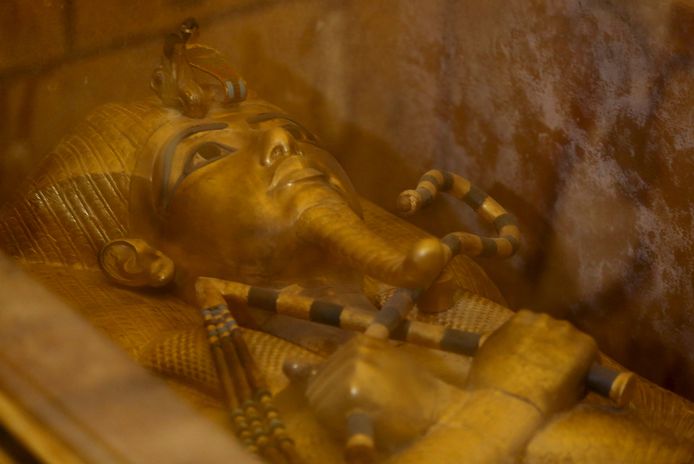 De gouden sarcofaag van farao Toetanchamon.