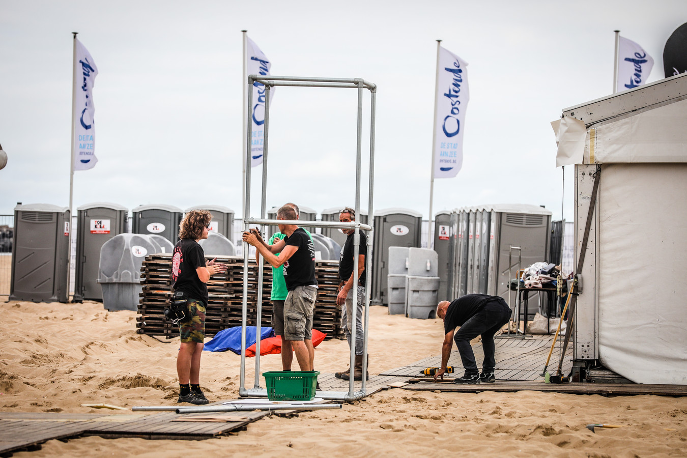 W-festival is klaar voor vijf dagen nostalgie op strand van Oostende ...