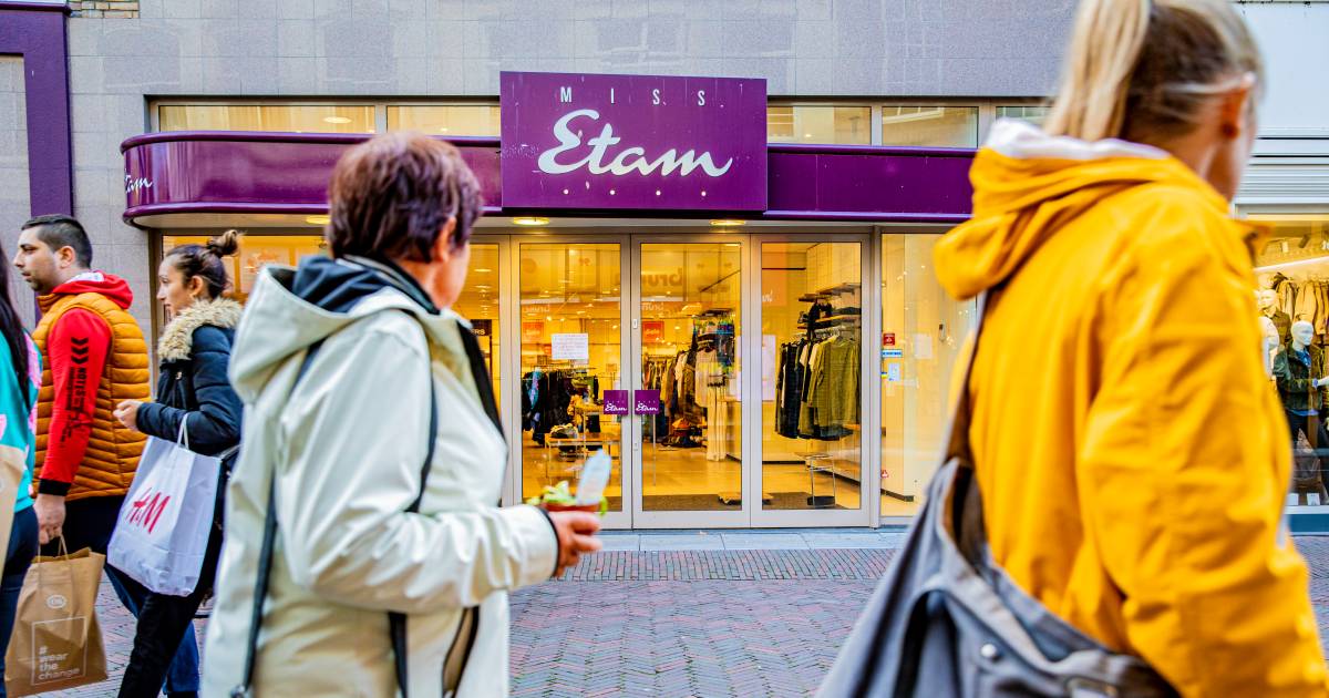 rijm extreem koppeling Tientallen winkels dicht, ongedierte en geen loon: het is een grote bende  bij Miss Etam | Economie | AD.nl