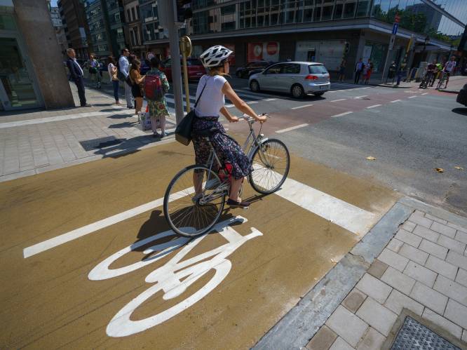 Brussel pakt grote autolanen aan om 40 kilometer extra fietspaden voor woon-werkverkeer te voorzien