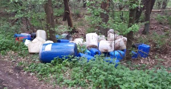 Weer drugsdumpingen in West-Brabant, bestelbus verliest chemische vloeistof tijdens rijden