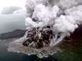 Indonesië verhoogt alarmpeil voor vulkaan Anak Krakatau: vliegtuigen wijken uit vanwege  vulkaanas
