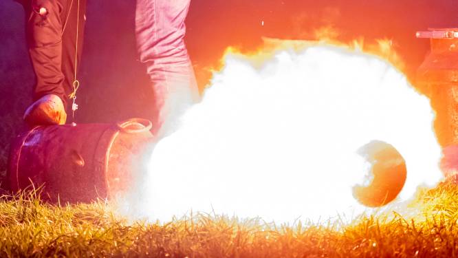 Agenten schrikken van wond in gezicht 16-jarig meisje door vuurwerk, verdachte (17) zit nog in de cel