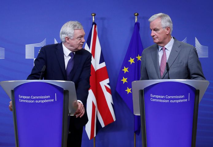 David Davis en Michel Barnier klaar voor lastige gesprekken over Brexit.