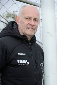 Trainerscarrousel amateurvoetbal | Van den Steen weg bij SDO'39, Janssens nieuwe trainer VCB