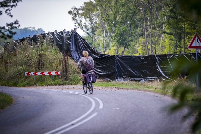 Een flink deel van de Brunssummerheide is afgesloten voor een schouw in de zaak Nicky Verstappen.