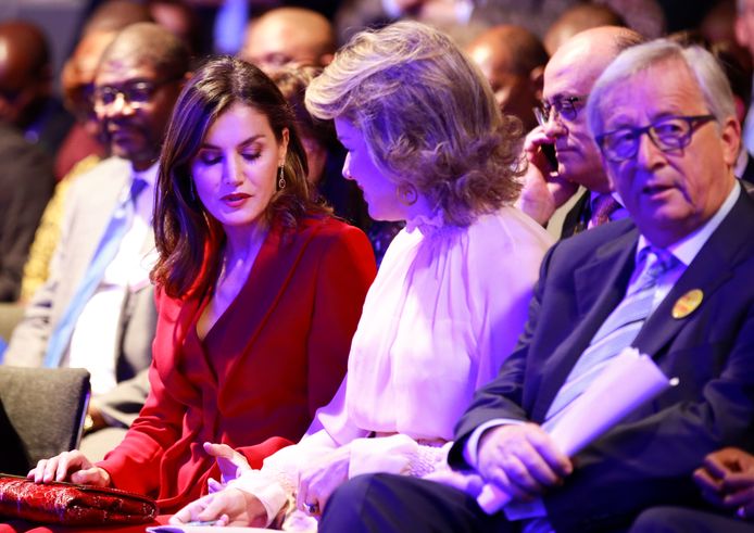 Koningin Mathilde opende de bijeenkomst samen met de Spaanse koningin Letizia en met Commissievoorzitter Juncker.