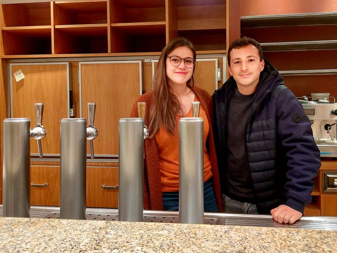 De twee jonge Poperingenaars, Lisa Decorte en Gertjan Kiebooms, willen Gastrobar CIRK uit de grond stappen en dat zullen ze doen in het voormalige Gasthof De Kring.
