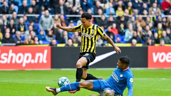 Vitesse-aanvaller Manhoef sluit alsnog aan bij Jong Oranje