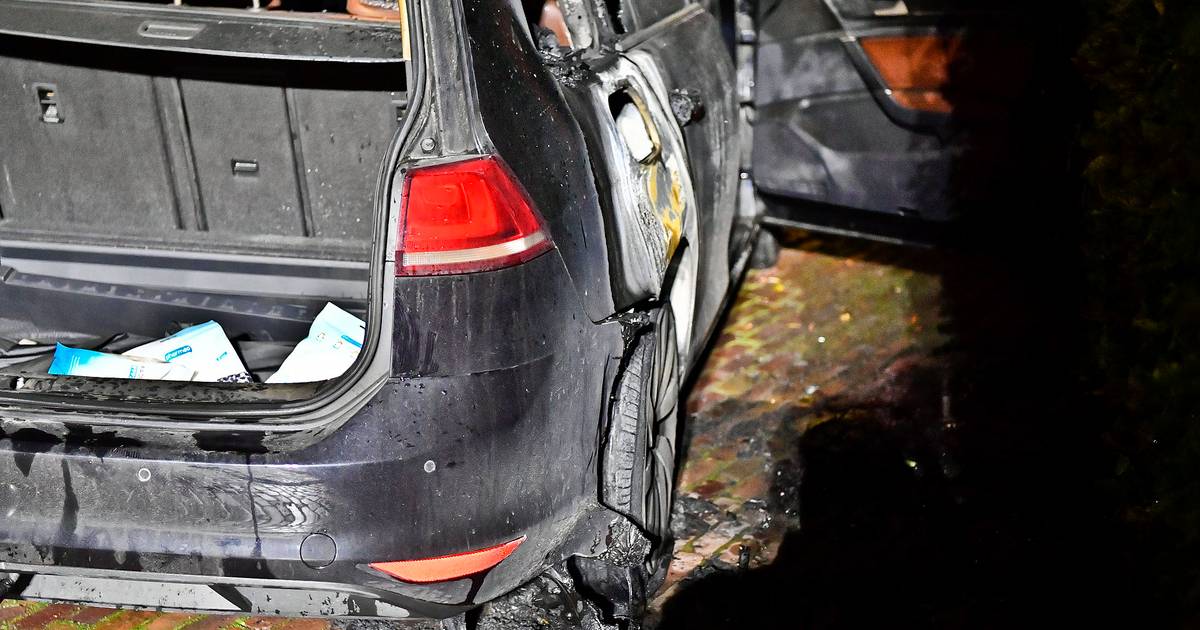 Bewoners ademen rook in bij autobrand in Westerhoven