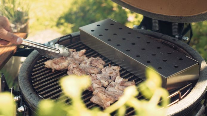 verlichten vriendschap werkelijk Dankzij deze BBQ-gadget krijgt je vlees een rooksmaak zonder kolen | Koken  & Eten | AD.nl