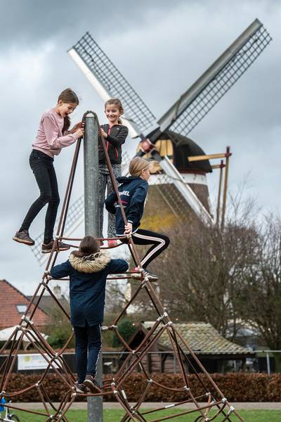 Molenaar Ton Meesters van De Hoop in Bavel wint Brabantse Molenprijs