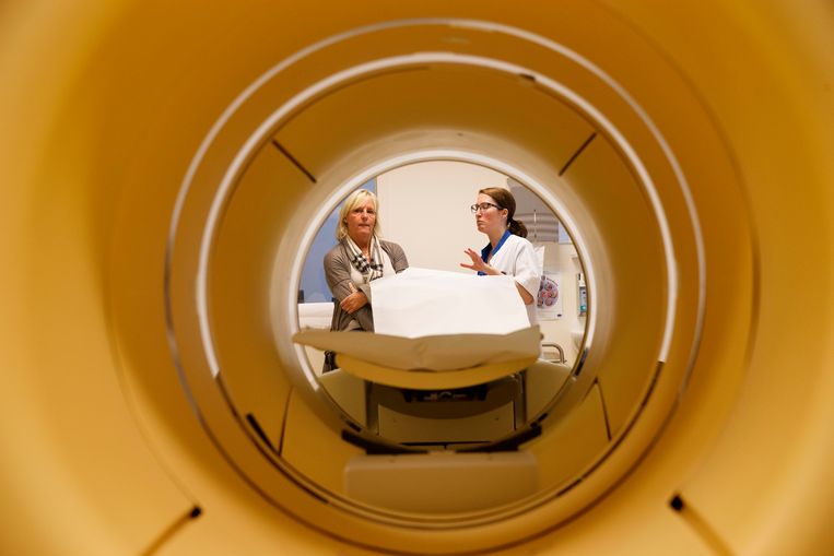 MRI-scanner in het Antoni van Leeuwenhoek, het ziekenhuis gespecialiseerd in kankerbestrijding. Beeld Hollandse Hoogte /  ANP