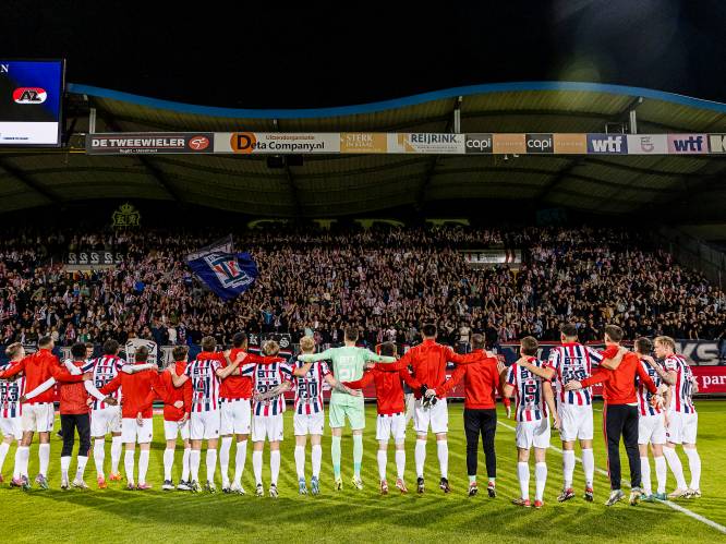 Willem II wint toch nog ruim van Jong AZ en is weer een stap dichter bij de eredivisie