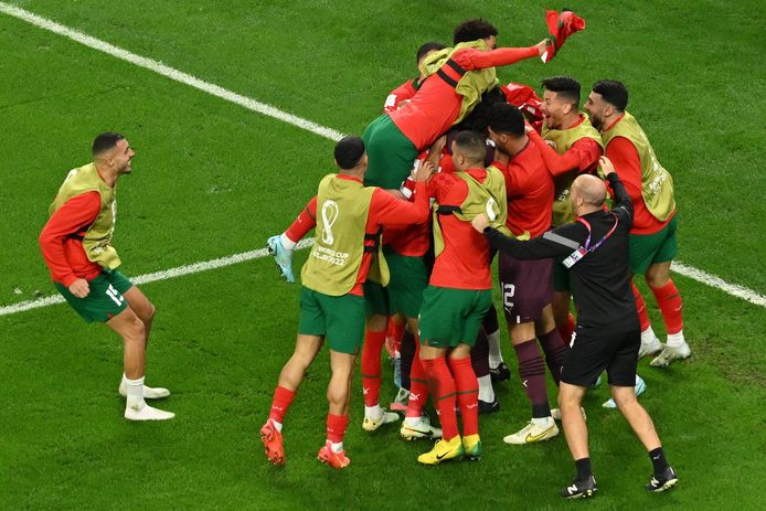 Marokko Voor Het Eerst Naar Kwartfinales Na Zinderende Strafschoppenreeks,  Evenepoel En Vrouw Oumi Vieren Mee In Spanje | Wk Voetbal | Hln.Be