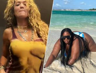 CELEB 24/7. Rita Ora danst op muziek van Beyoncé en Lizzo twerkt tussen de golven