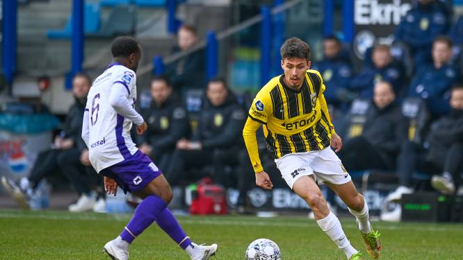 Vitesse krijgt er een soldaat bij: verdediger Dominik Oroz keert terug uit Oostenrijk