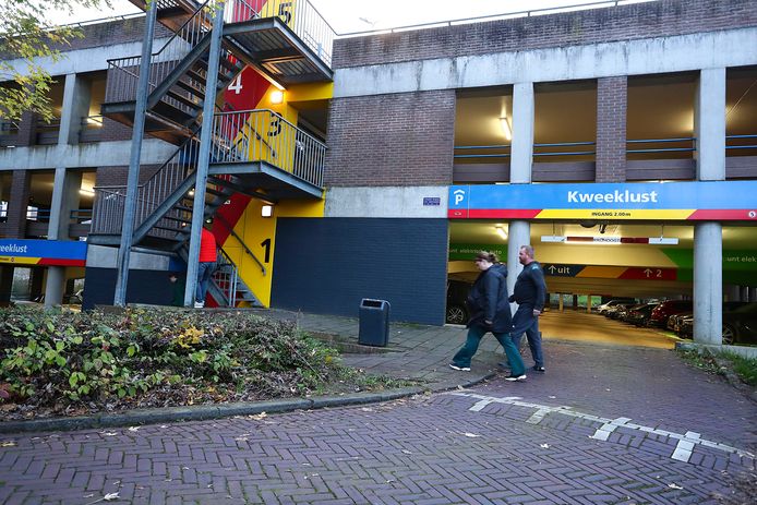 Parkeergarage Kweeklust krijgt een opfrisbeurt.