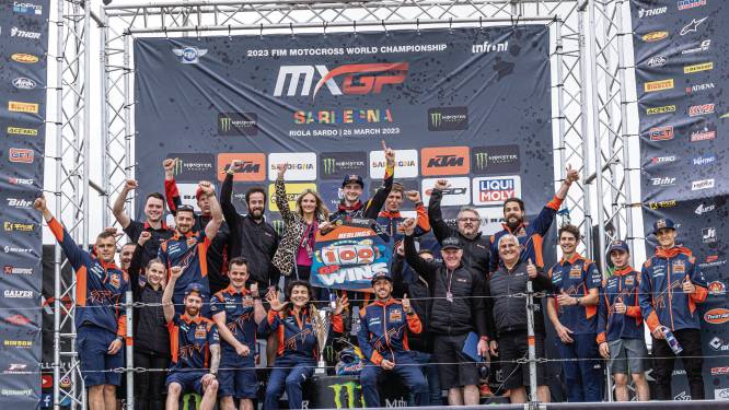 Inhaalrace als vanouds, na meer dan 500 dagen zonder zege: ‘retro’ Herlings wint 100ste GP