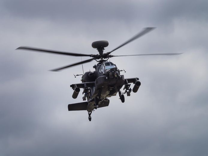 Een AH-64 Apachegevechtshelikopter. Archiefbeeld.