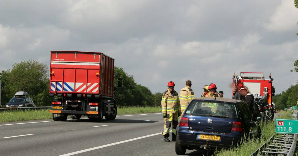 Lange file na ongevallen op A1 bij Deventer.