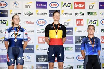 Lotte Kopecky signe le doublé national à Izegem: “Je serai fière de porter le maillot tricolore au Tour”