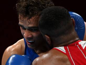 Zijn beste Mike Tyson-imitatie: Marokkaanse bokser Youness Baalla probeert tegenstander in het oor te bijten
