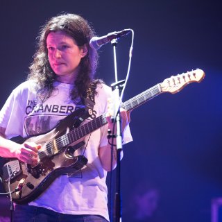 Big Thief bewees in Vorst Nationaal dat het ook arena’s aankan, zonder in te boeten aan melancholie