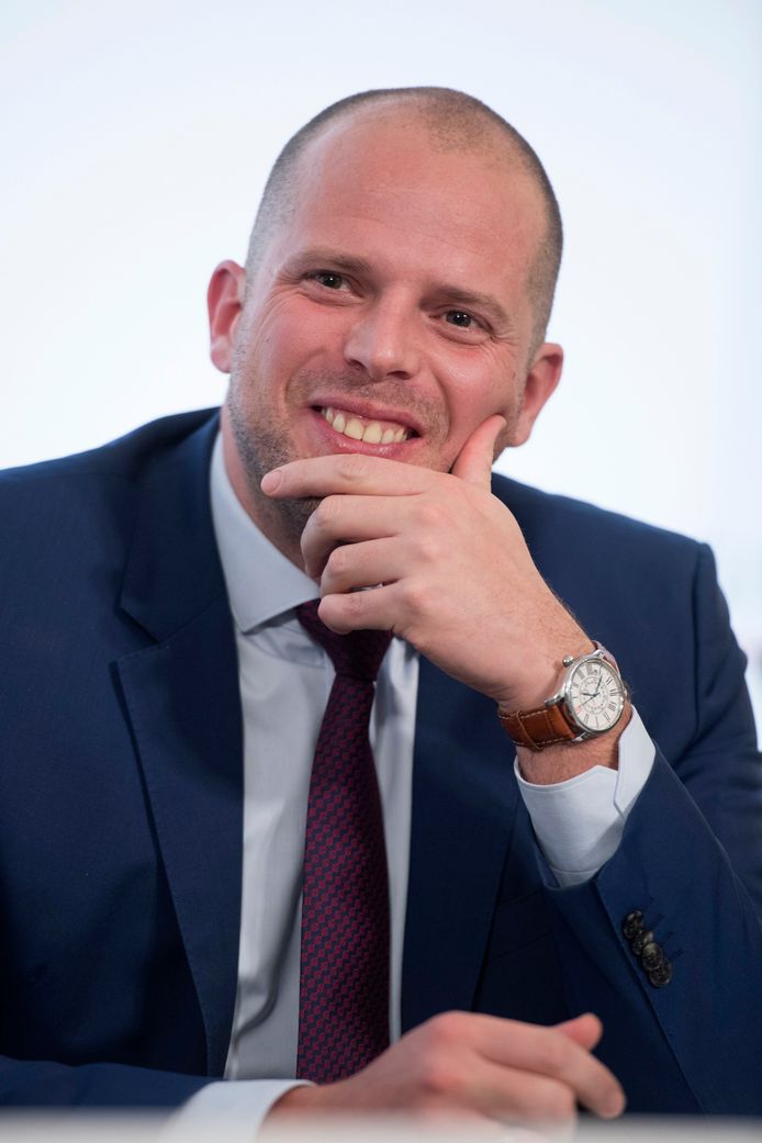 Staatssecretaris Theo Francken reageerde vandaag opgelucht nadat zijn partijvoorzitter zijn steun betuigde.