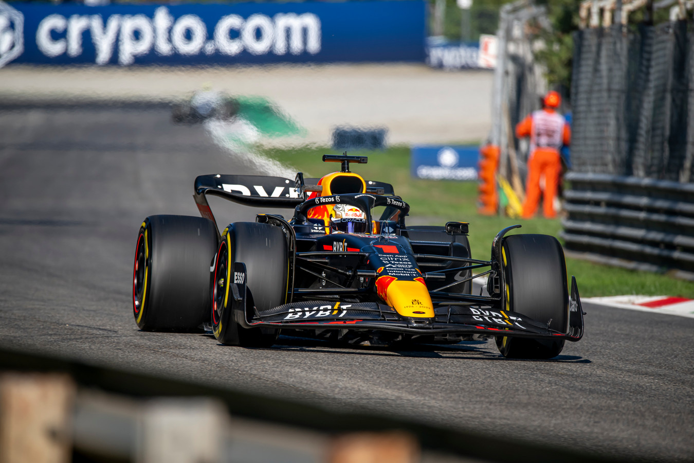 Max Verstappen houdt concurrentie op afstand, Nyck de Vries maar net ...