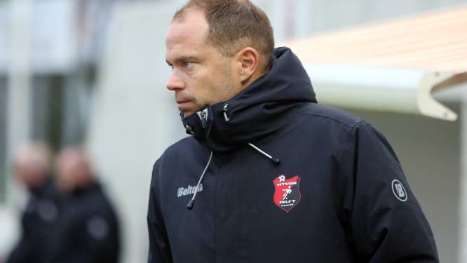 Contractverlenging ingetrokken: SV Den Hoorn en trainer John Hage gaan toch uit elkaar