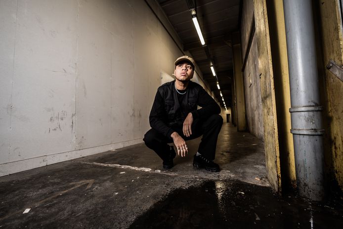 Rapper Kimono, die in het echt Thierno Levi Bio heet.
