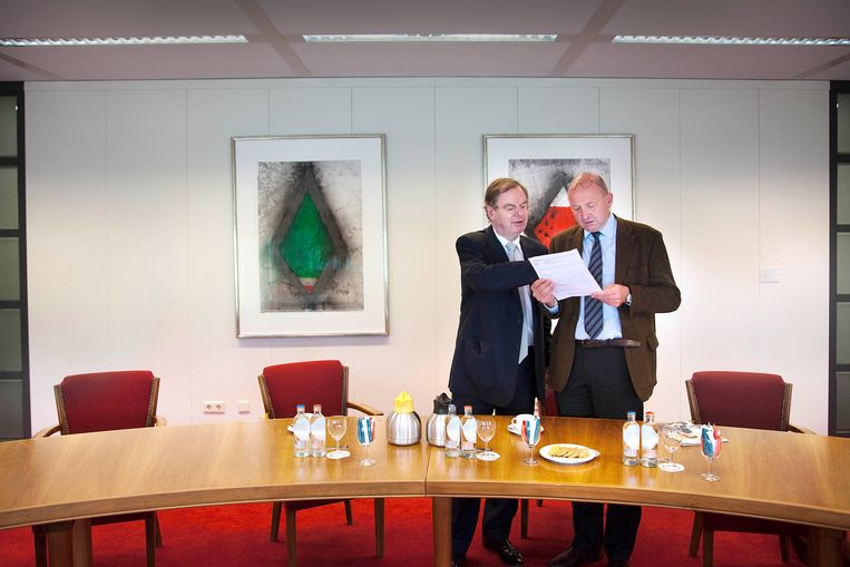 Tjerk Wagenaar (r), de directeur van Natuur & Milieu die per 1 juni opstapt, in 2011 in gesprek met de toenmalige voorzitter van werkgeverskoepel VNO-NCW, Bernhard Wientjes. Beeld Werry Crone