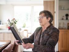 Ondanks longziekte zingt Everdien (74) uren achter elkaar: ‘De zuurstoffles gaat altijd mee’