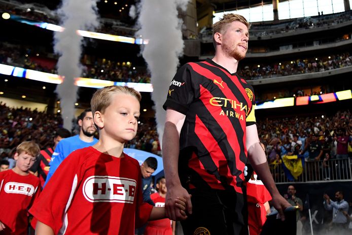 De Bruyne leidt Man City het veld op tegen América, in de eerste oefenmatch van het seizoen