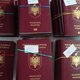 Albanië wil gouden paspoorten verkopen, wat niet naar de zin van de EU is