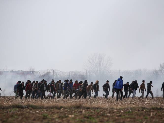 Ruim 24.000 vluchtelingen verzamelden zich aan Turks-Griekse grens