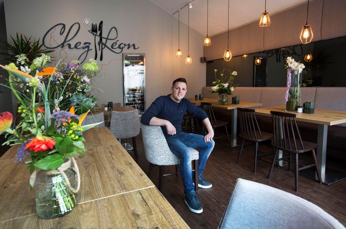 Léon van der Heijde in zijn nieuwe brasserie.