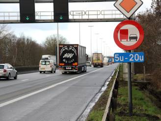 E313 richting Antwerpen opnieuw afgesloten na ongeval ter hoogte van Herentals-Industrie
