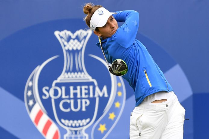 Anne van Dam namens Nederland voor Team Europa in actie tijdens de editie van de Solheim Cup van 2019 in het Schotse Gleneagles.
