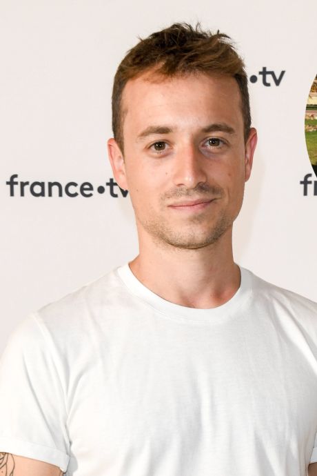 Hugo Clément dénonce des influenceurs posant avec des animaux sauvages