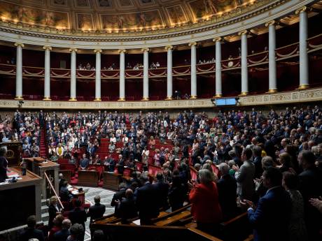 Attaque au couteau à Annecy: une minute de silence observée à l'Assemblée nationale française