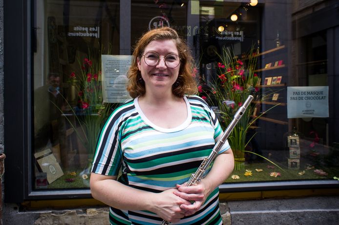 La musicienne a très envie de jouer avec d'autres personnes.