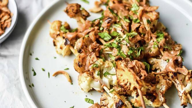 Wat Eten We Vandaag: Bloemkoolsaté uit de oven