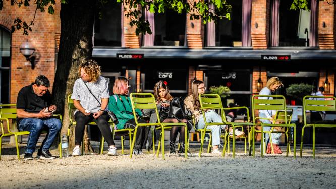 
Terug van heel even weggeweest: Brugge plaatst 860 groene stoelen verspreid over 27 locaties