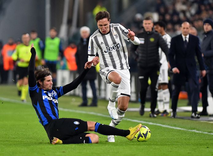 Hans Hatibauer duello con Federico Chiesa.